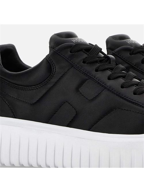 Sneakers da uomo in pelle H laterale colore nero sullo sfondo nero HOGAN | HXM6450FC60LE9B999